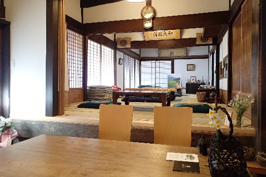 お茶農家の古民家カフェ　かつやま